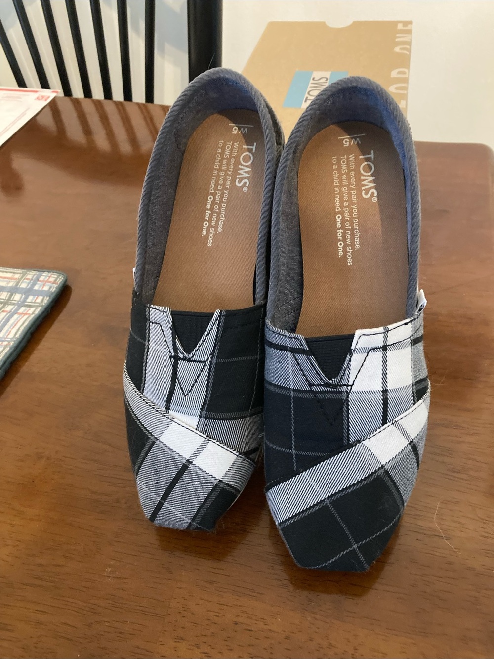 TOMS Women’s Slip-On Plaid Shoes - Black & White Plaid Size 5M
